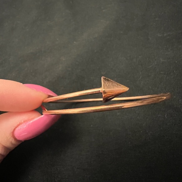 Arrow Bracelet - Picture 3 of 4